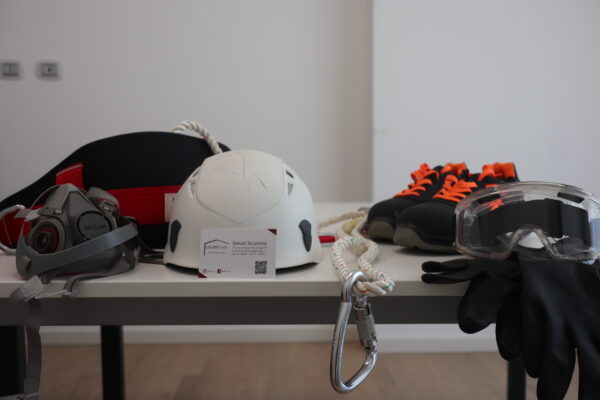 CORSO DI FORMAZIONE DEI LAVORATORI COME DEFINITO DA ASR 21/12/2011 - FORMAZIONE SPECIFICA RISCHIO BASSO